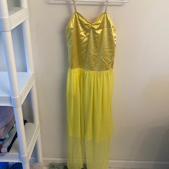 Yellow soft flow like ballerina dress with multiple layers of differing lengths - Picture 1 of 9
